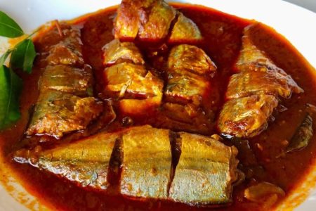 ഇതാണ് മക്കളെ മീൻ കറി.!!😋😋 തേങ്ങ അരക്കാതെ മീൻ മുളകിട്ടത് ഇത് പോലെ ഒന്ന് ഉണ്ടാക്കി നോക്കൂ;👌👌| Mulakitta Ayala Fish Curry Easy Recipe
