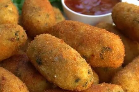 മുട്ട ഉണ്ടോ നല്ല ചൂട് ചായക്കൊപ്പം എളുപ്പത്തിൽ ഉണ്ടാക്കാം കിടിലൻ എഗ്ഗ് റോൾ! എത്ര കഴിച്ചെന്ന് നിങ്ങളേ അറിയില്ല!! | Tasty Egg Roll Recipe