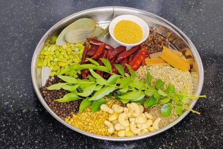 അസാധ്യ രുചിയിൽ കാറ്ററിംഗ് സ്റ്റൈൽ ചിക്കൻ കറി! ഇതാണ് കാറ്ററിംഗ്കാരുടെ ചിക്കൻ കറിയിലെ രുചിയുടെ രഹസ്യം!! | Home Made Chicken Masala Recipe